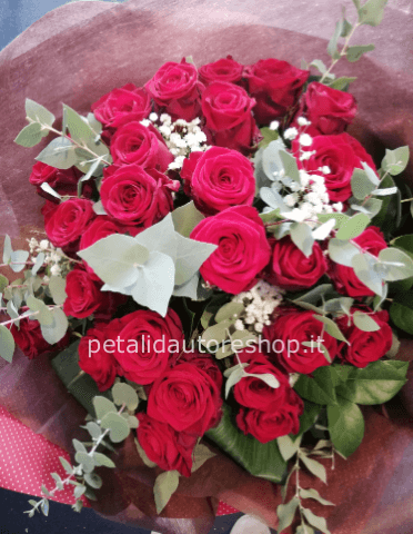 Bouquet con 30 rose rosse confezionato maxi