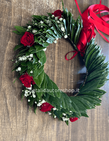 Coroncina di laurea con rose stabilizzate e gypsophila